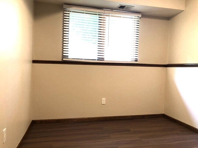 Building Photo - 3 Bed/2bath Single Family Home in Parkwood East