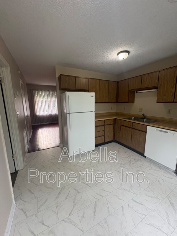 Building Photo - 103 Beech St