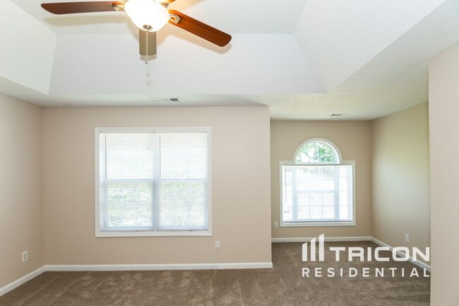 Building Photo - 741 Simon Park Cir