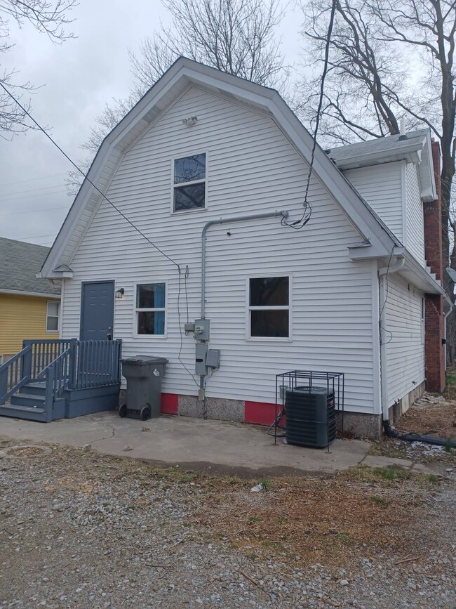 Building Photo - 3128 N Keystone Ave