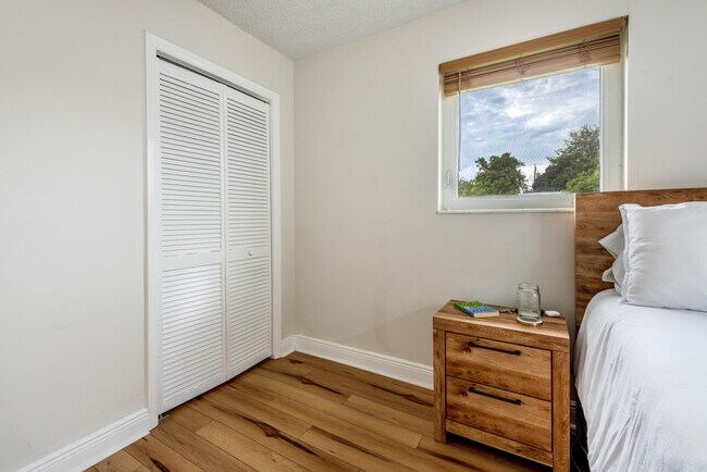 Building Photo - 4317 Applecrest Dr