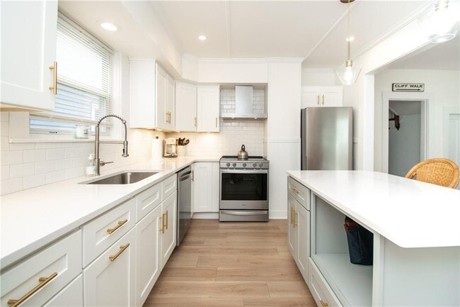 Building Photo - 33 Slocum St