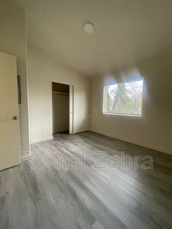 Building Photo - 6702 SE 80th Ave