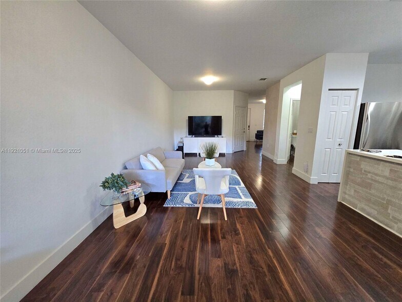 Building Photo - 11412 NW 74th Ter