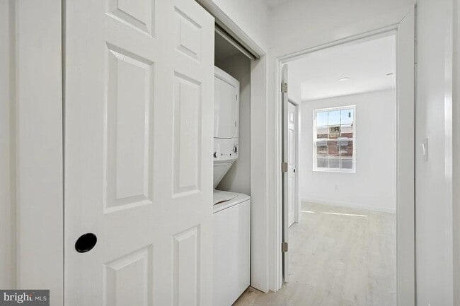 Building Photo - 52 N 51st St