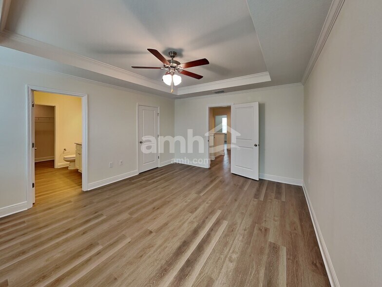Building Photo - 1195 Heavenly Dr
