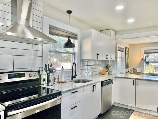 Building Photo - 3205 Brixton Ct