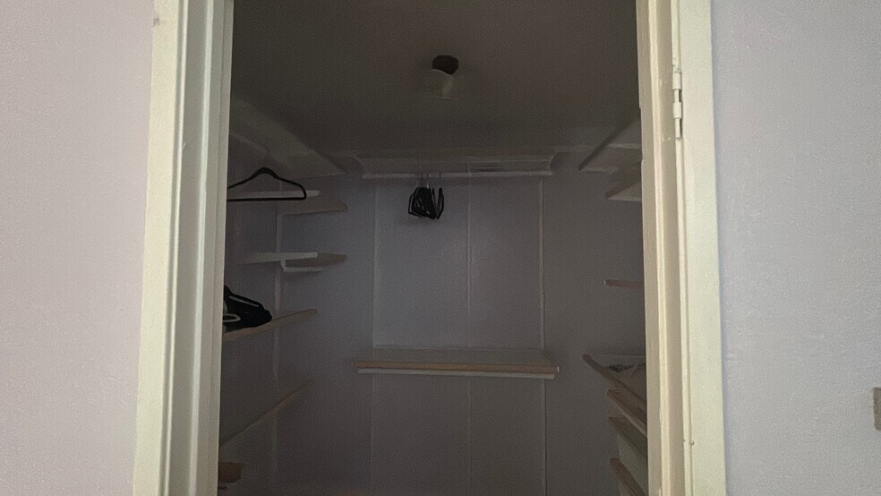 Building Photo - 7795 Canyon Point Ln