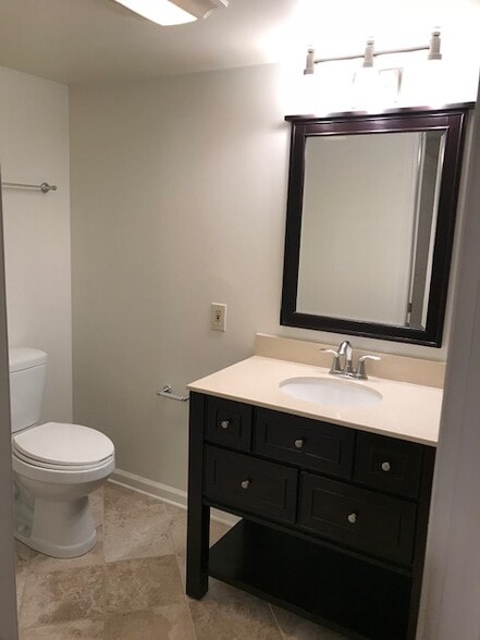 Building Photo - 129 S Beckman Dr