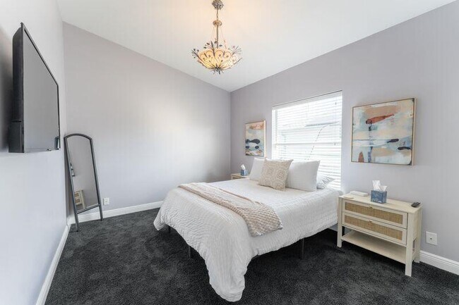 Building Photo - 6138 NW Ginger Ln