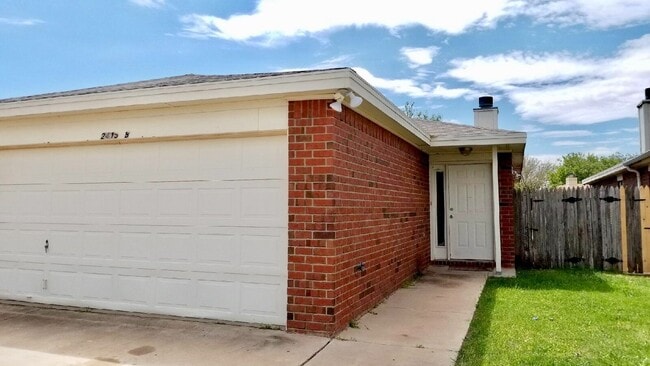 Primary Photo - 2413 87th St