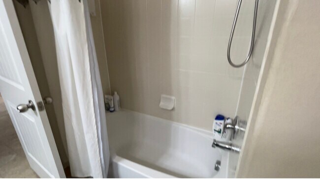 Building Photo - 12643 Jamestown Crossing Ln