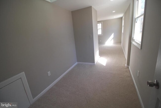 Building Photo - 5522 Addison Rd
