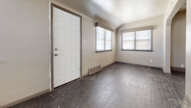 Building Photo - 11442 Jackson Ave