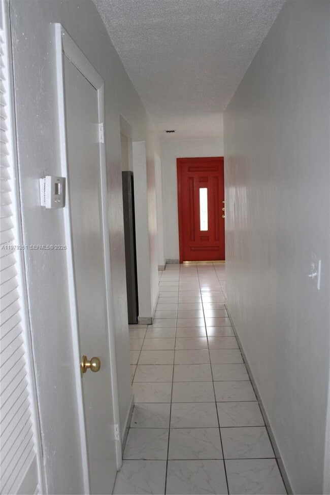 Building Photo - 3040 SW 69th Ave