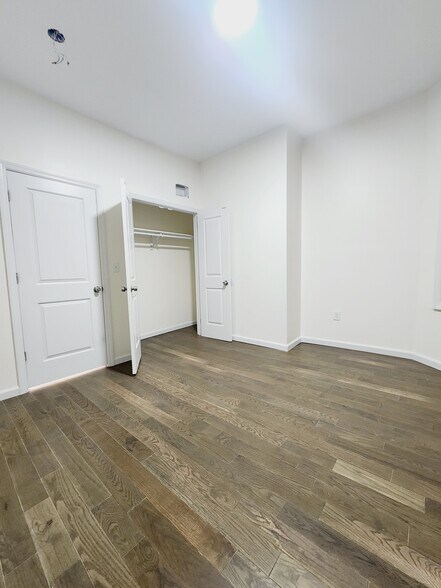83 Oak St 1 - 77 Oak St