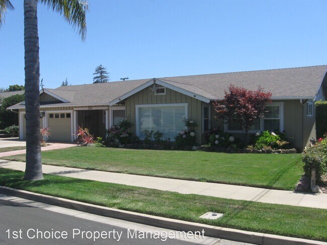 Building Photo - 3 br, 3 bath House - 312 E. Las Flores Way