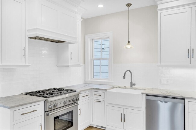 Building Photo - 21 Saw Mill Cir