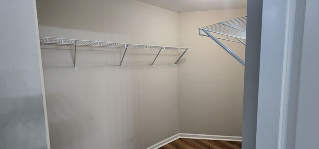 Building Photo - Welcome to Eagle Landing—where 3-bedroom bliss meets effortless style.