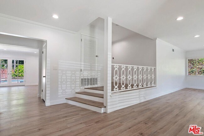 Building Photo - 11555 Duque Dr