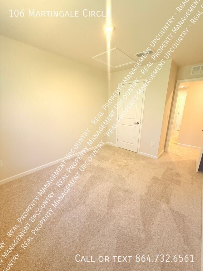 Building Photo - 106 Martingale Cir