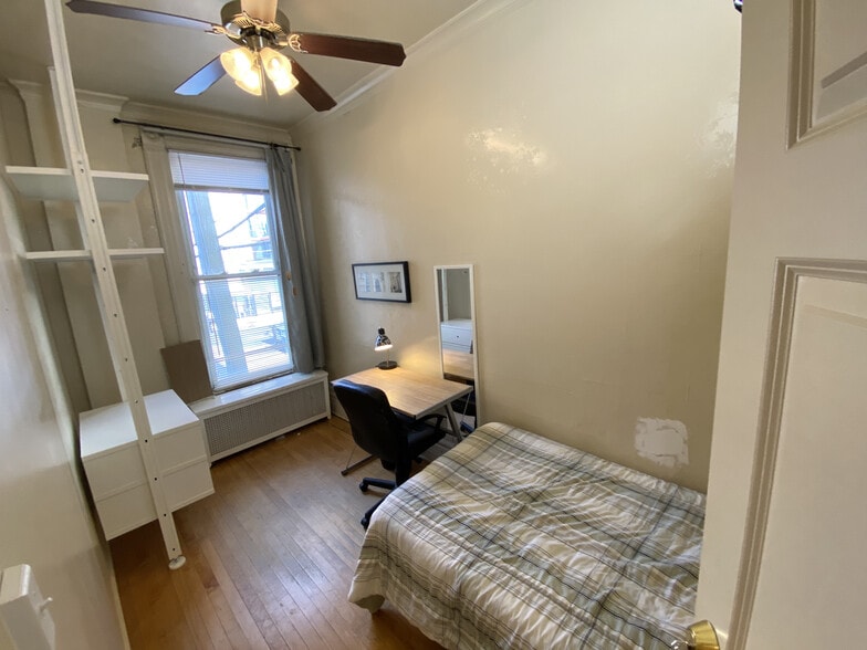 Middle Bedroom - FL2 - 917 S Loomis St