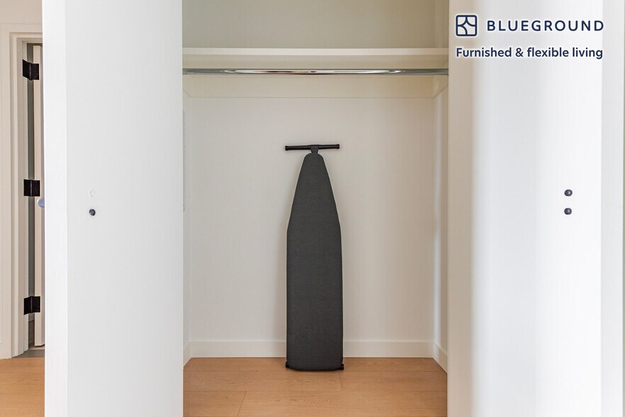 Building Photo - 478 Kent Ave