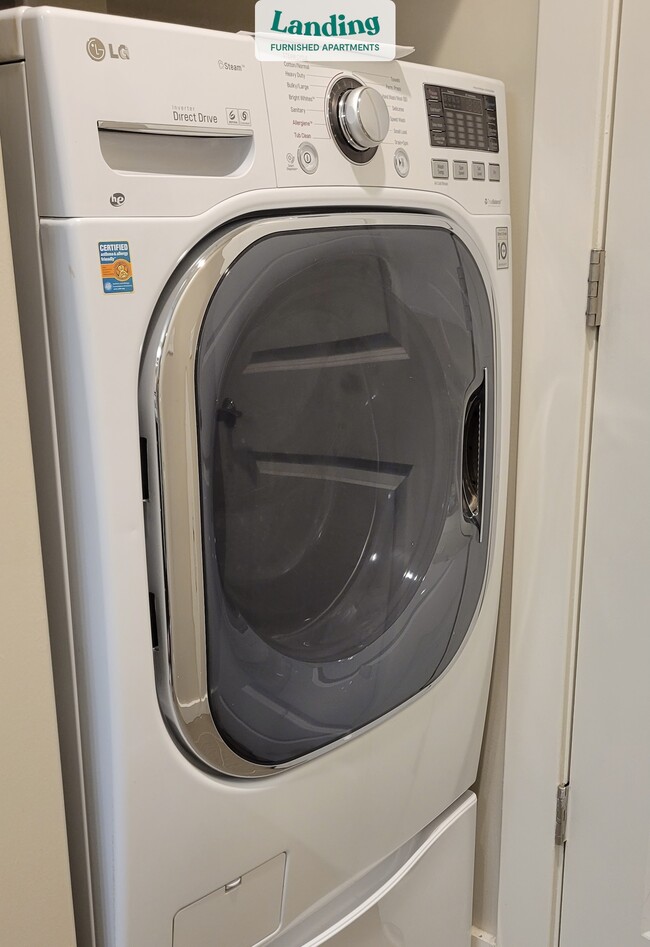 Building Photo - 10 Light St