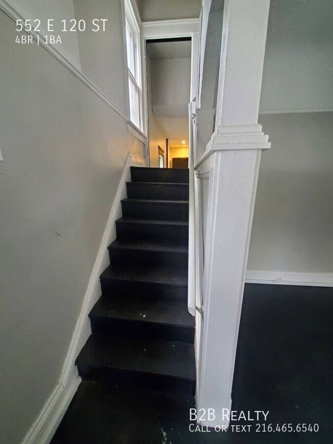 Building Photo - 552 E 120th St