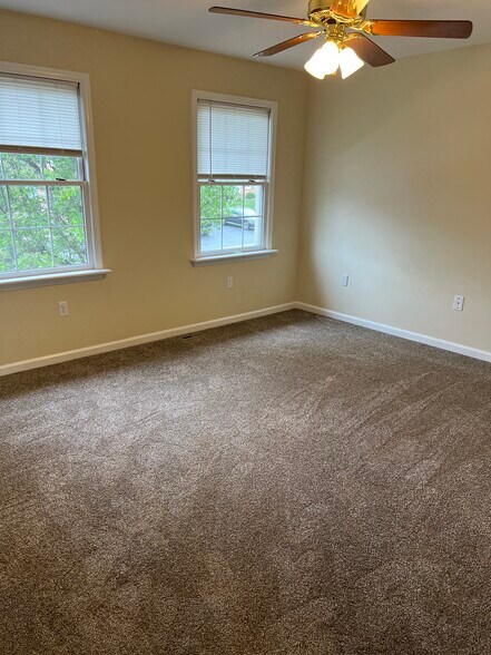 Building Photo - 4171 Kittatinny Dr