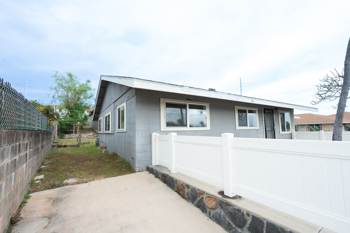 Building Photo - 456 Ipu Cir