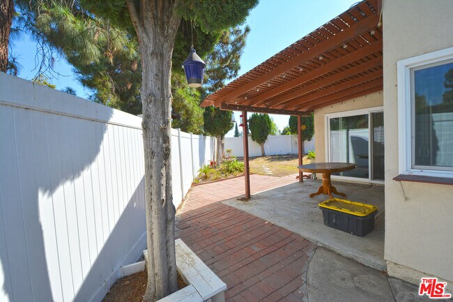 Building Photo - 3025 Morningside Dr