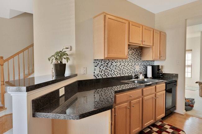 Building Photo - 9903 Magnolia Pointe Ct