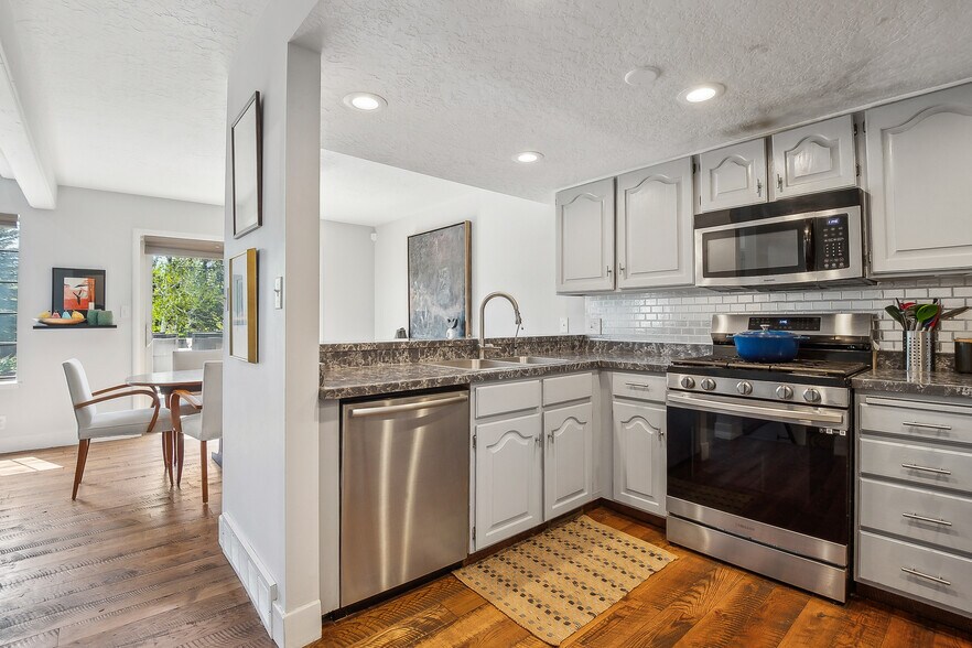 Building Photo - 3061 Fawn Dr