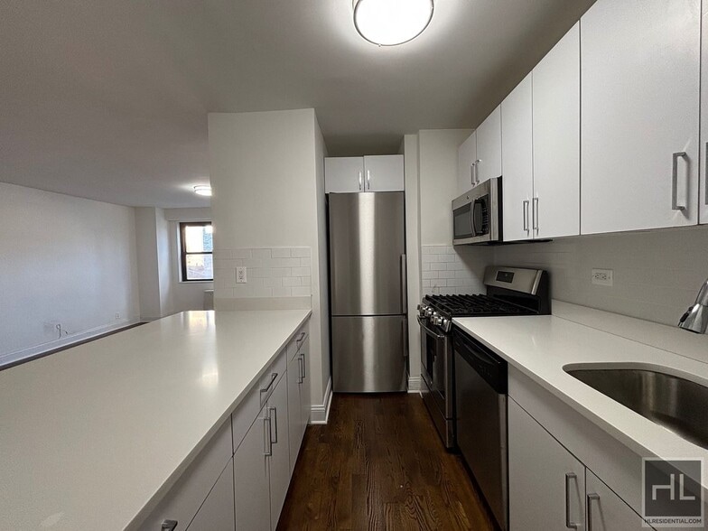 Building Photo - East 89th STREET