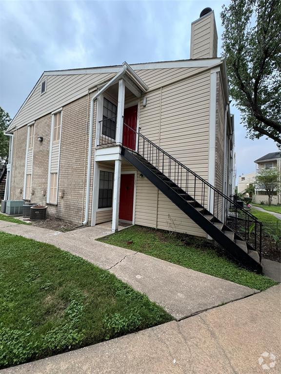 Building Photo - 2750 Holly Hall St