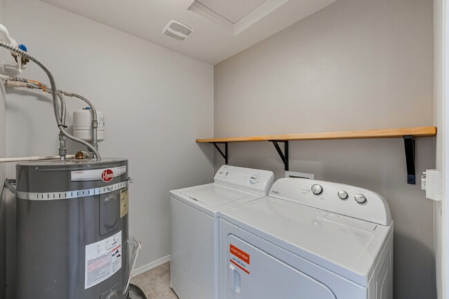 Building Photo - Looking for a place to call home, look no further.  Move-in ready, call and schedule a showing.