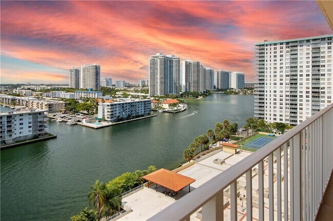 Building Photo - 290 174th St St