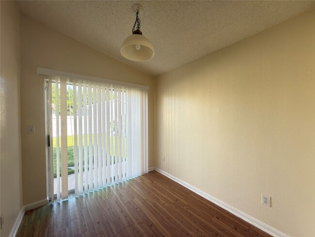 Building Photo - 15743 Ridgegate Rd