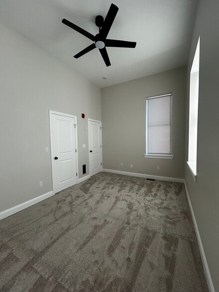 Building Photo - 246 Front St