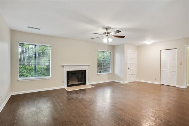 Building Photo - 2953 Torreya Way SE