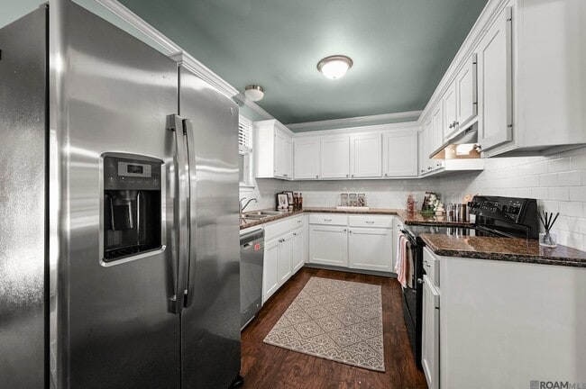 Building Photo - 640 Maxine Dr