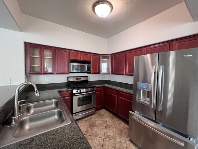 Building Photo - Summerlin 3bd, 2 bath, 2 garage Condo
