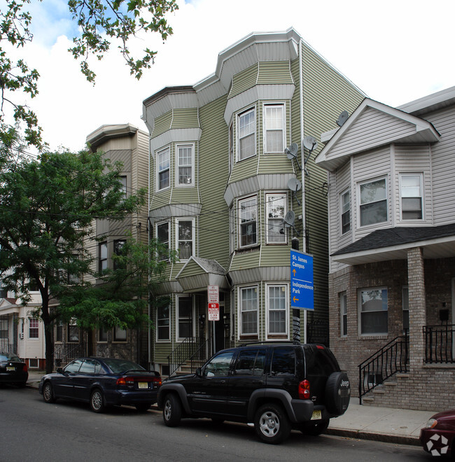 Primary Photo - 335 Lafayette St