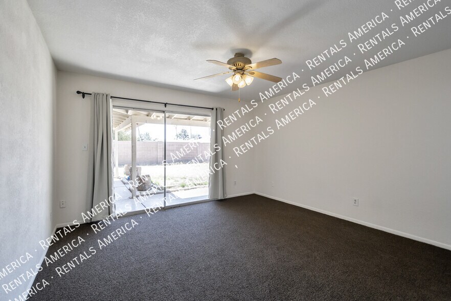 Building Photo - 552 W Kilarea Ave