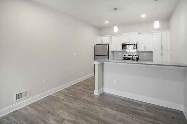 Building Photo - Second Floor, Two Bedroom with Private Ent...