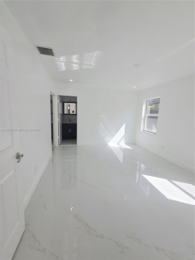 Building Photo - 4490 SW 19th St