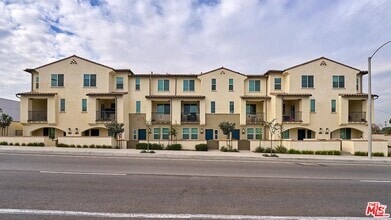 Building Photo - 14168 Bay St