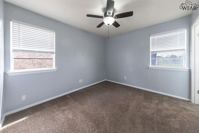 Building Photo - 4024 Hooper Dr