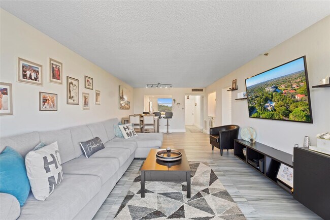 Building Photo - 1850 Homewood Blvd